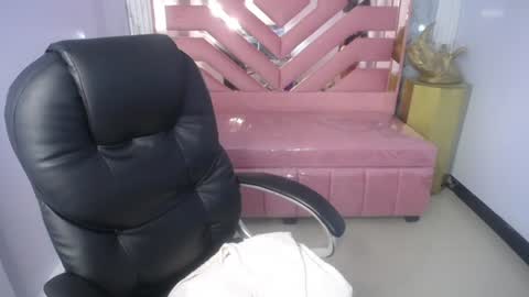 Mia  online show from July 2, 3:17 am