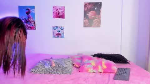 mia_purplee online show from September 16, 3:18 am