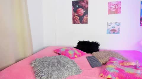 mia_purplee online show from October 2, 3:13 am