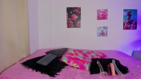 mia_purplee online show from October 21, 3:18 am