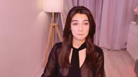 Mia online show from March 28, 6:24 am