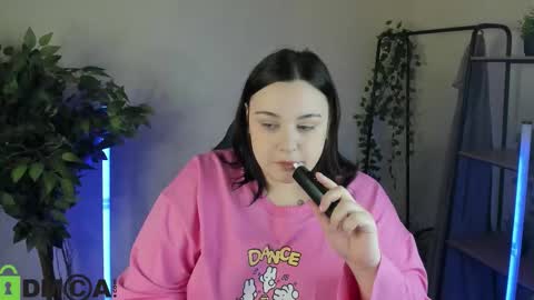 Snapshot of mia_r0ss chatting on February 16, 11:12 pm Mia online show from February 16, 11:12 pm