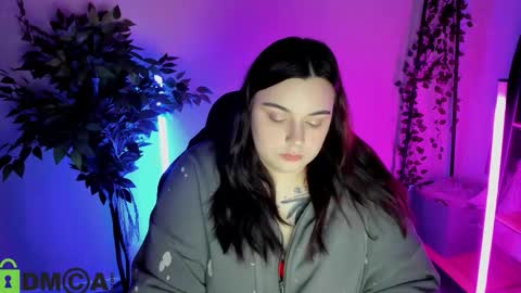Snapshot of mia_r0ss chatting on February 21, 11:06 pm Mia online show from February 21, 11:06 pm