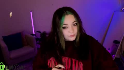 Snapshot of mia_r0ss chatting on March 30, 1:06 am Mia online show from March 30, 1:06 am