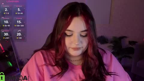 Snapshot of mia_r0ss chatting on April 10, 1:33 am Mia online show from April 10, 1:33 am