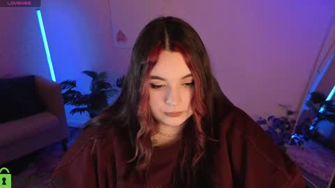 Snapshot of mia_r0ss chatting on April 17, 1:19 am Mia online show from April 17, 1:19 am