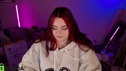 Snapshot of mia_r0ss chatting on May 10, 1:11 am Mia online show from May 10, 1:11 am