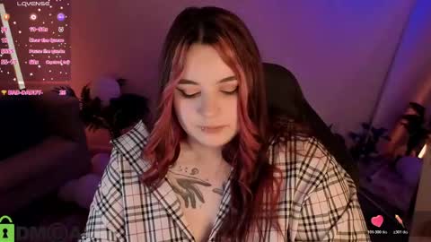 Snapshot of mia_r0ss chatting on June 6, 2:05 am Mia online show from June 6, 2:05 am