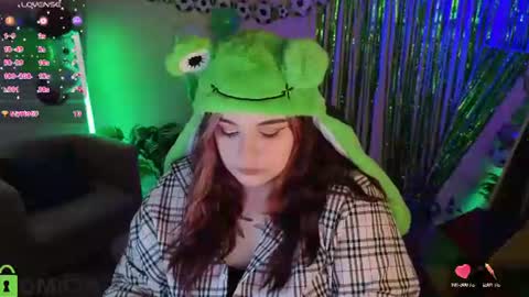 Snapshot of mia_r0ss chatting on June 13, 1:25 am Mia online show from June 13, 1:25 am
