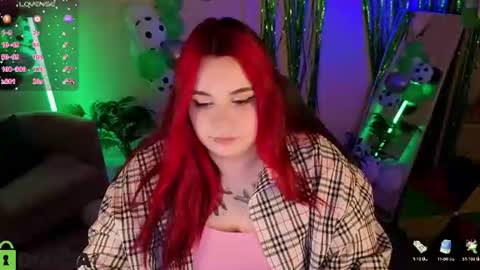 Snapshot of mia_r0ss chatting on June 15, 1:08 am Mia online show from June 15, 1:08 am