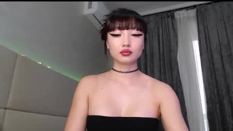 Snapshot of mia_rie chatting on April 5, 4:42 am Mia Rie online show from April 5, 4:42 am