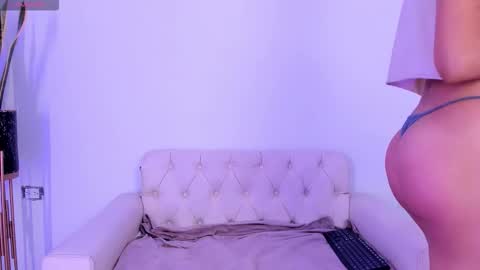 mia online show from February 19, 5:25 am