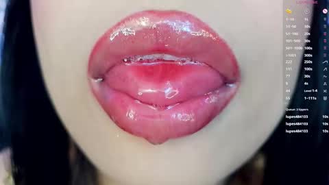 Mia online show from November 15, 5:31 pm