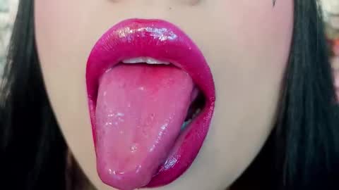 Mia online show from November 23, 5:57 pm