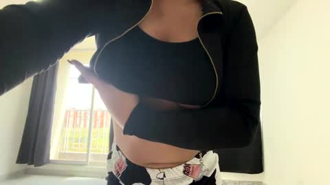 Mia Roux online show from October 6, 6:38 pm