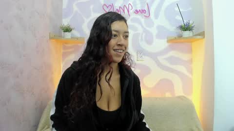 Mia . online show from June 9, 12:39 pm