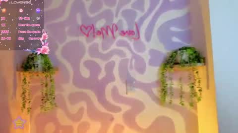 Mia . online show from July 7, 12:31 pm