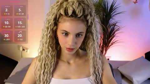 Mia online show from October 30, 6:26 am