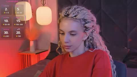 Mia online show from December 15, 7:23 am