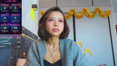 Mia online show from December 29, 10:34 am