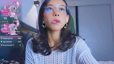 Mia online show from November 15, 2:24 pm