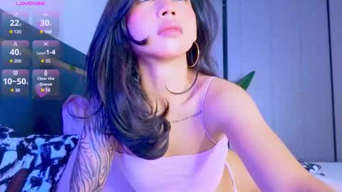 Mia online show from February 8, 3:59 pm