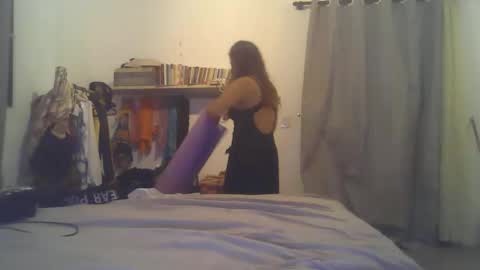 Mia online show from March 24, 10:15 pm