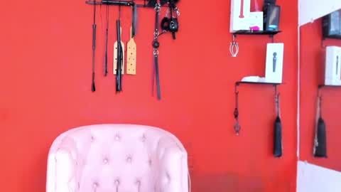 Mia sophiia online show from December 6, 8:59 am