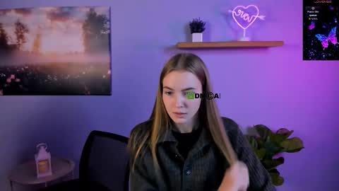 Snapshot of mia_starrr_ chatting on November 10, 9:52 am mia_starrr_ online show from November 10, 9:52 am