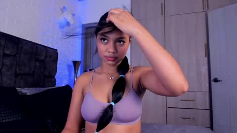 Snapshot of mia_steele01 chatting on April 13, 4:45 pm Mia steele online show from April 13, 4:45 pm