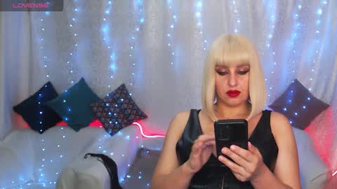mia_sunn online show from September 11, 1:39 am