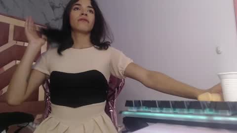 Snapshot of mia_swift_ch chatting on September 23, 4:15 am mia_swift_ch online show from September 23, 4:15 am