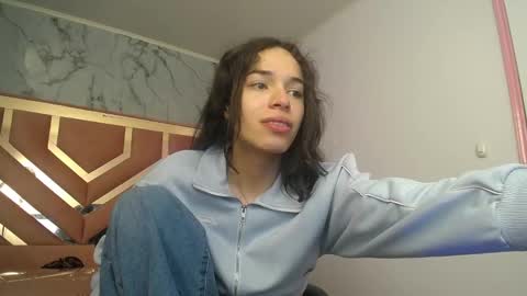 Snapshot of mia_swift_ch chatting on November 13, 3:00 pm mia_swift_ch online show from November 13, 3:00 pm