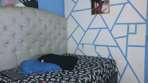 mia_thompson_0 online show from June 29, 1:55 pm