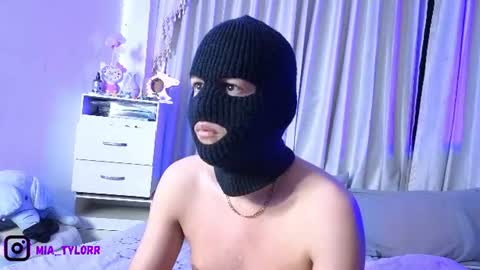 Mia Tylor online show from July 7, 3:31 am