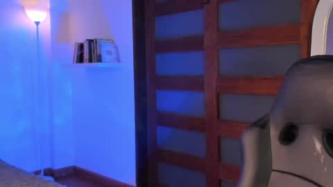 Snapshot of mia_v7 chatting on March 11, 5:16 am Mia online show from March 11, 5:16 am