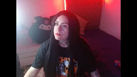 MIA VANTT online show from March 26, 10:26 pm