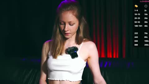 Snapshot of mia_vebes chatting on October 9, 10:24 am Mia online show from October 9, 10:24 am