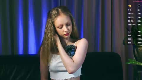 Snapshot of mia_vebes chatting on October 15, 3:12 pm Mia online show from October 15, 3:12 pm