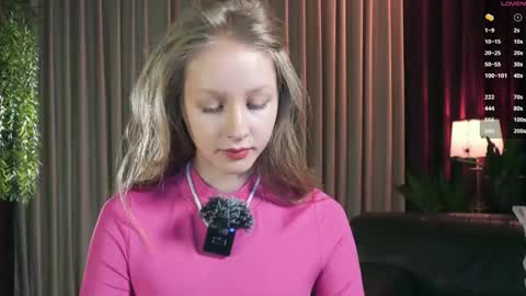 Snapshot of mia_vebes chatting on November 26, 10:16 am Mia online show from November 26, 10:16 am