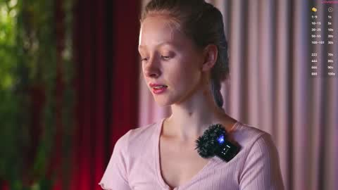 Snapshot of mia_vebes chatting on January 10, 3:14 pm Mia online show from January 10, 3:14 pm