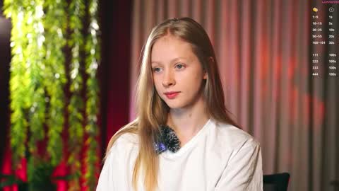 Snapshot of mia_vebes chatting on January 19, 3:05 pm Mia online show from January 19, 3:05 pm