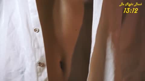 Snapshot of mia_vebes chatting on February 1, 9:52 am Mia online show from February 1, 9:52 am