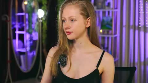 Snapshot of mia_vebes chatting on February 24, 4:49 pm Mia online show from February 24, 4:49 pm