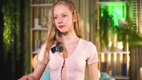 Snapshot of mia_vebes chatting on February 25, 4:27 pm Mia online show from February 25, 4:27 pm