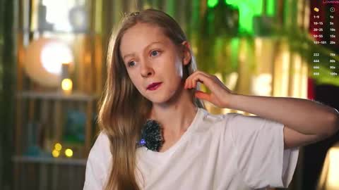 Snapshot of mia_vebes chatting on March 2, 4:03 pm Mia online show from March 2, 4:03 pm