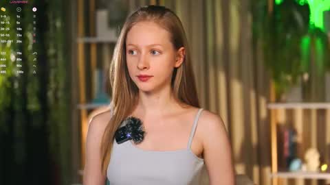 Snapshot of mia_vebes chatting on March 6, 3:08 pm Mia online show from March 6, 3:08 pm