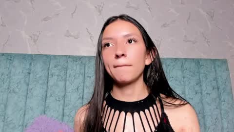 Snapshot of mia_velmont chatting on June 5, 6:52 am Miaaa online show from June 5, 6:52 am