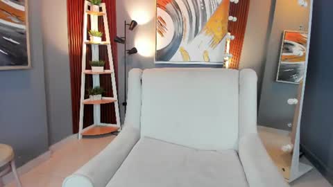 Snapshot of mia_velve chatting on June 10, 11:42 am Mia online show from June 10, 11:42 am