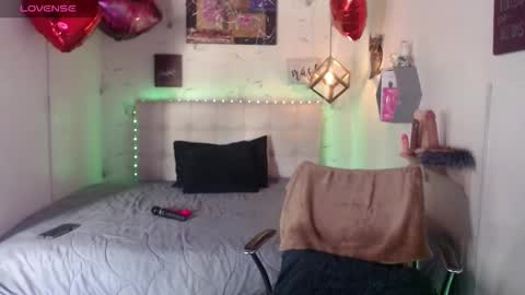 MIA  online show from January 18, 2:54 pm